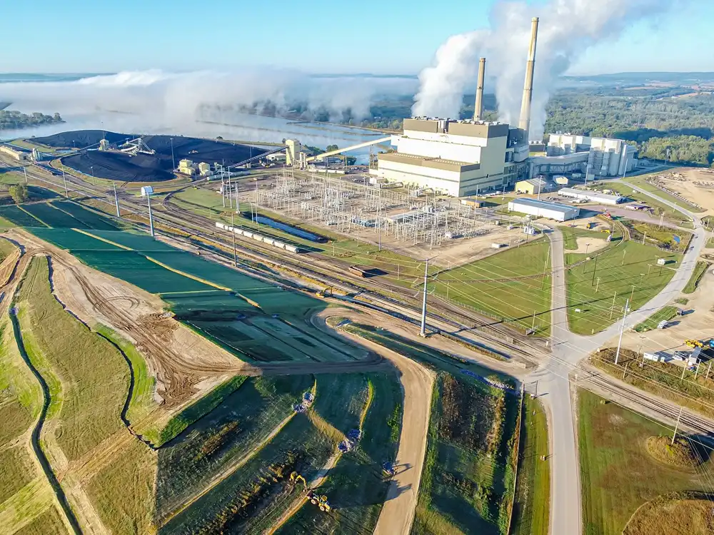 Coal-fired power plant near Portage, Wisconsin