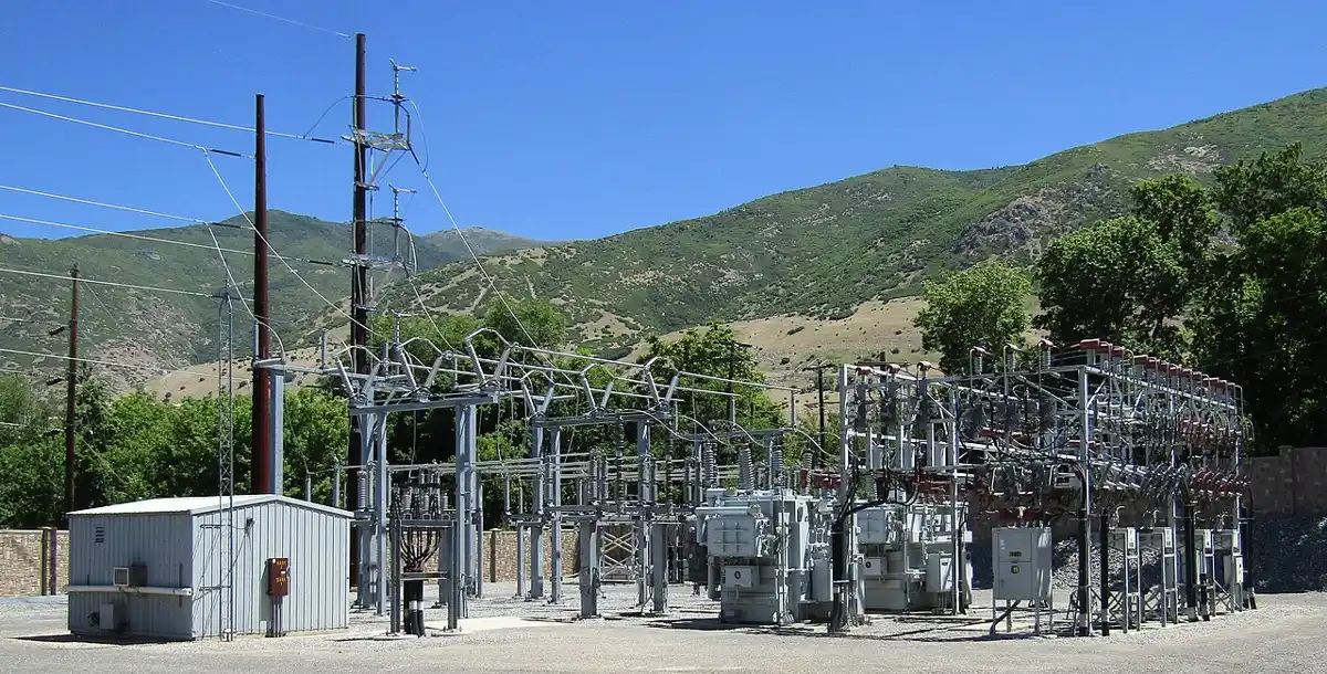 Electrical substation in Farmington, Utah