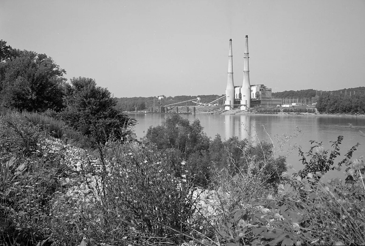 Gallagher Station power plant on the Indiana bank of the Ohio River, seen from Kentucky