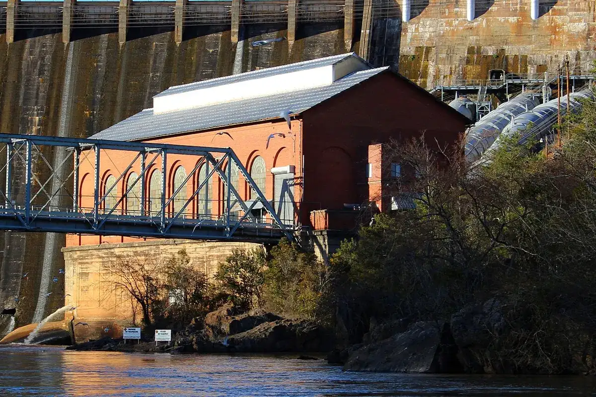 Power plant at Narrows Dam on the Yadkin River, North Carolina