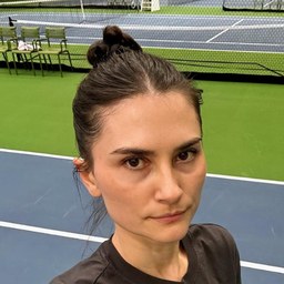 Katerine G., Editor & Data Researcher